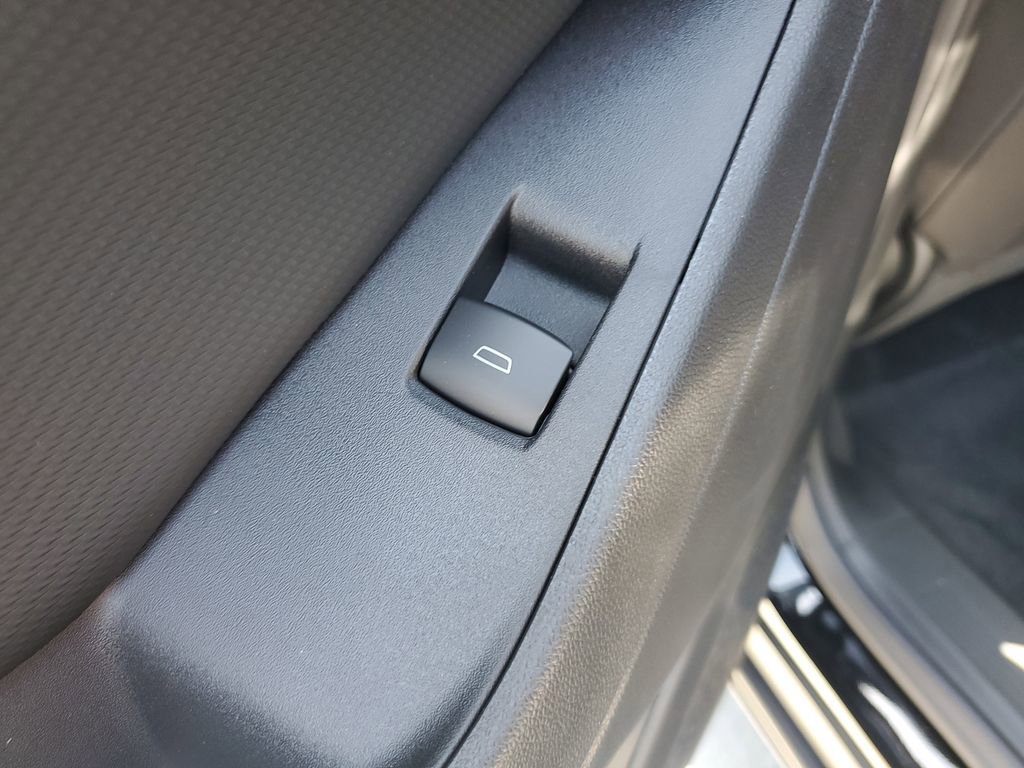 New 2026 Chevrolet Equinox LT w/ Safety and Technology Package FWD image 16