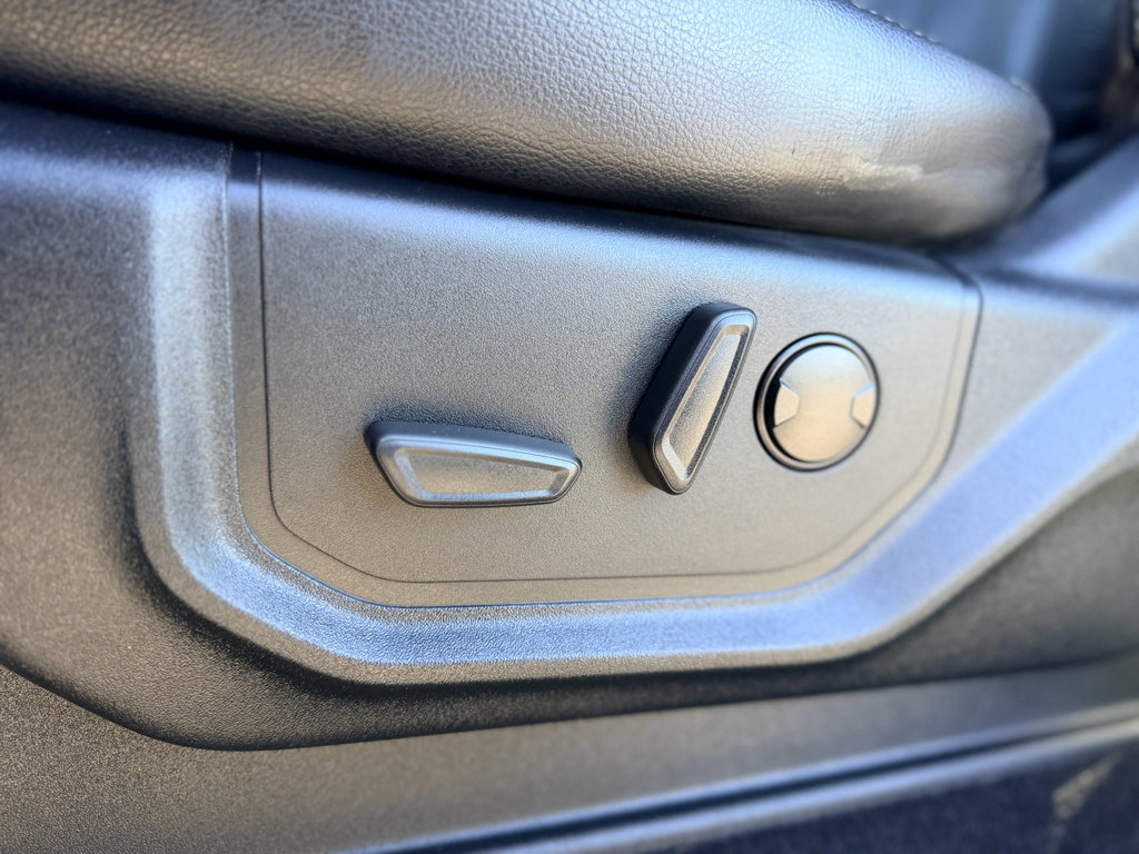 Used 2020 Ford F350 Lariat image 16