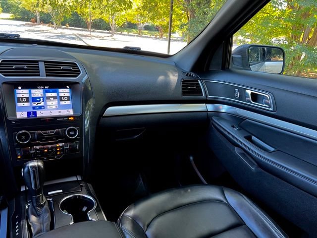 Used 2019 Ford Explorer XLT w/ Equipment Group 202A AWD/4WD image 37