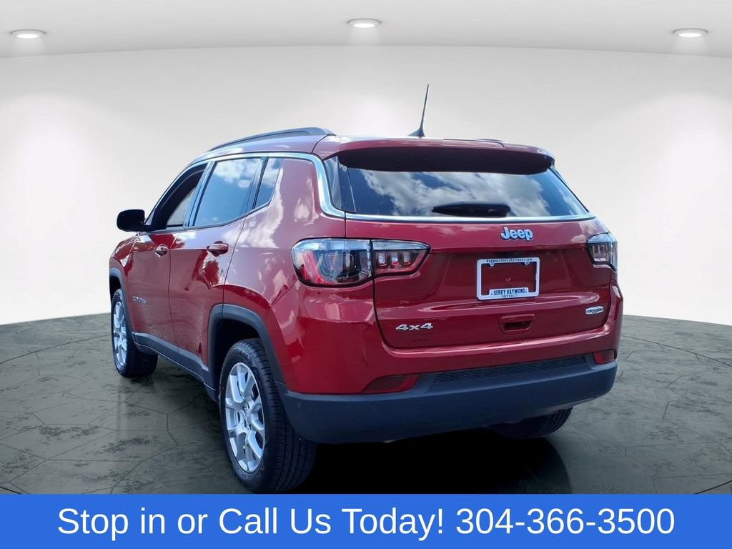 Used 2024 Jeep Compass Latitude AWD/4WD image 6