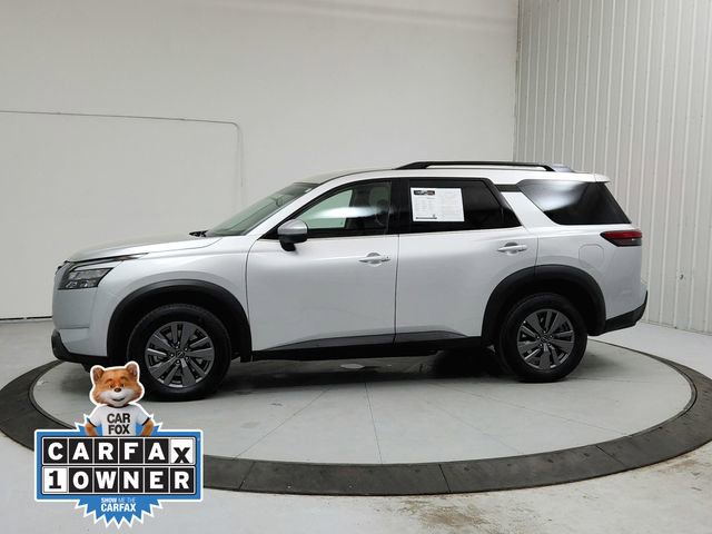 Used 2025 Nissan Pathfinder SV image 4