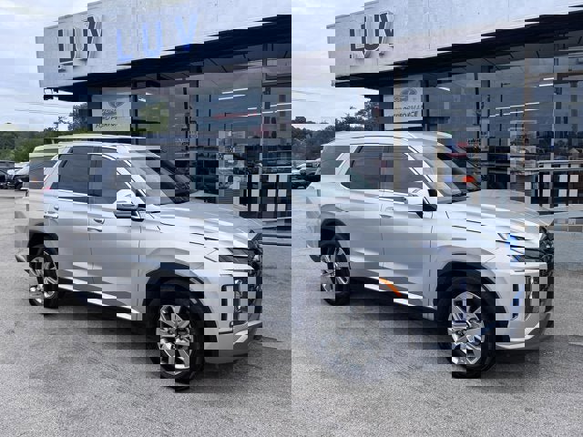 Used 2023 Hyundai Palisade SEL w/ Cargo Package image 2