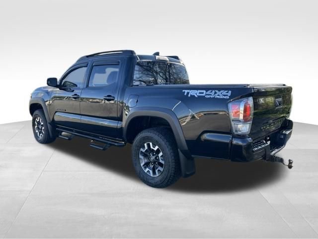 Used 2023 Toyota Tacoma TRD Off-Road w/ Technology Package AWD/4WD image 3