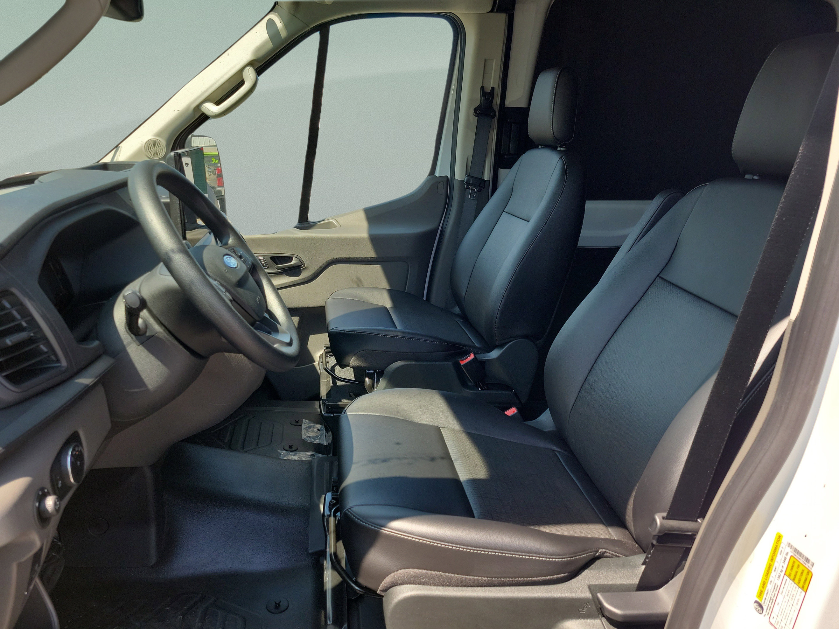 New 2026 Ford Transit 250 148 High Roof Extended w/ Load Area Protection Package RWD image 16