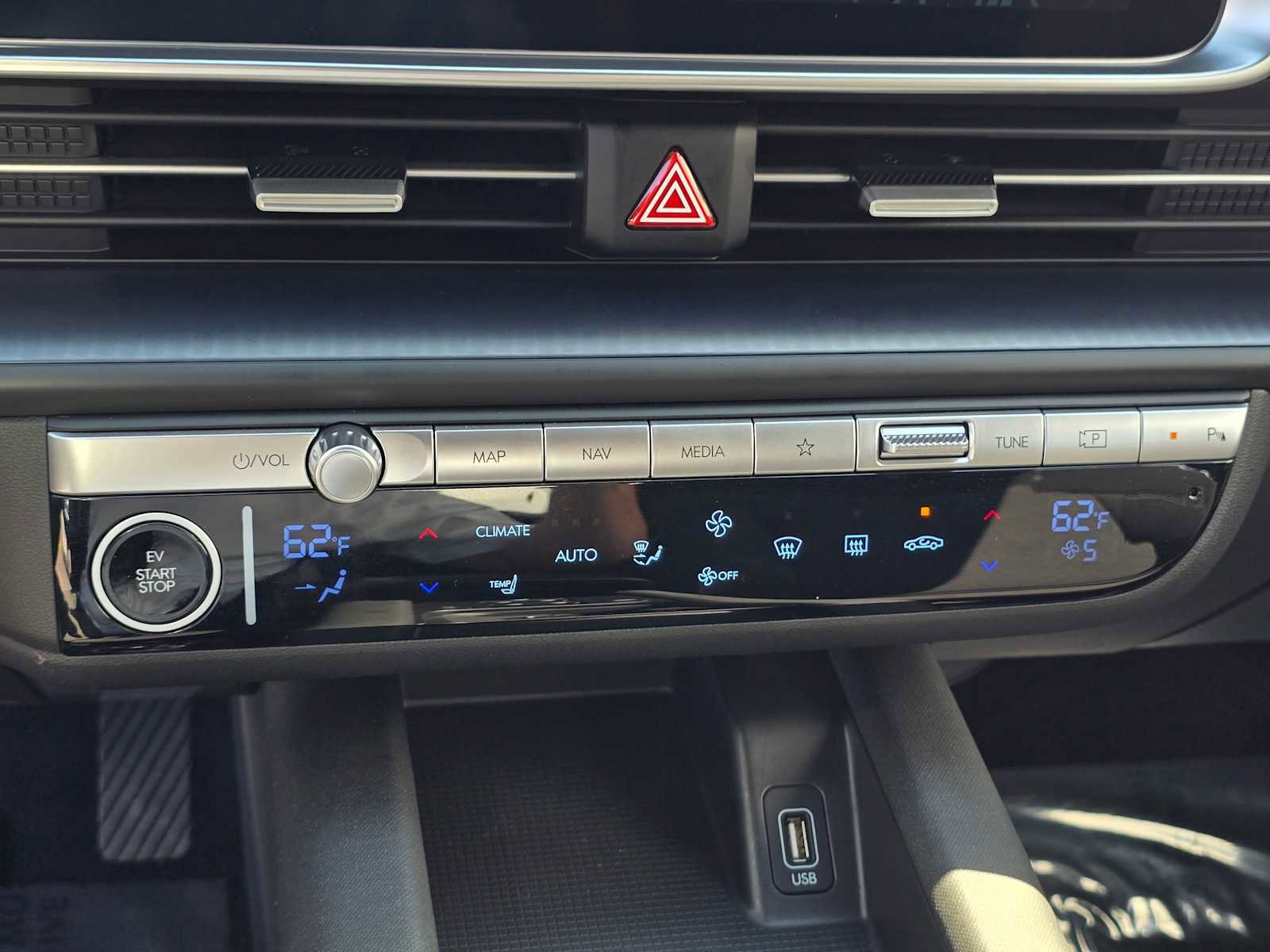 Used 2024 Hyundai Ioniq 6 SE image 31
