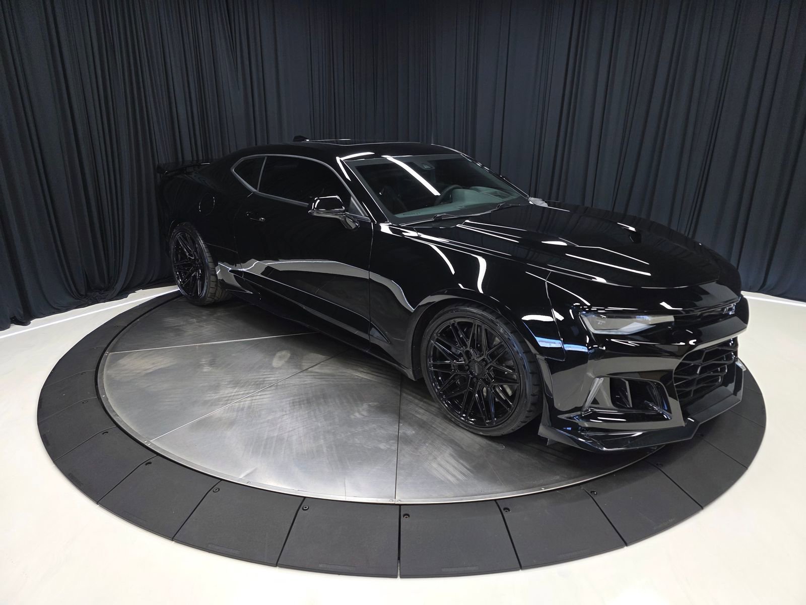 Used 2022 Chevrolet Camaro ZL1 image 13