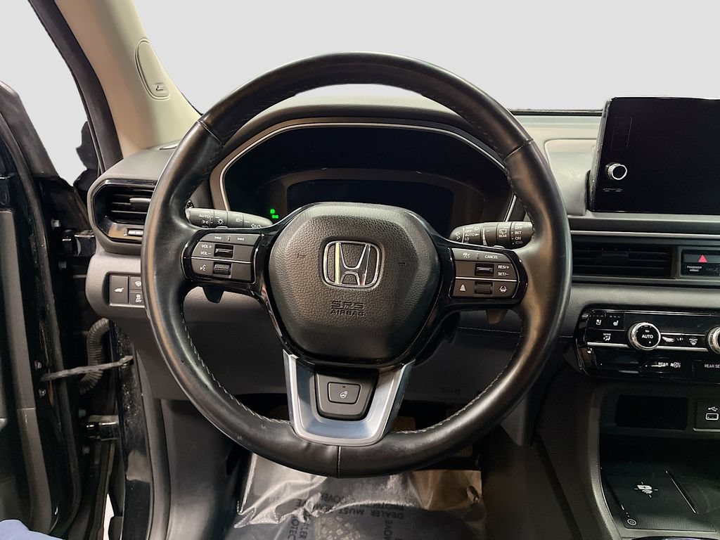 Used 2025 Honda Pilot Elite image 11