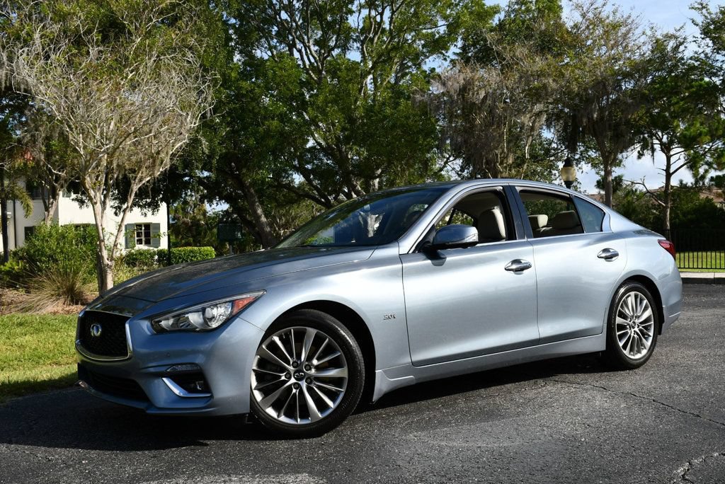 Used 2018 INFINITI Q50 Luxe w/ Sensory Package (Luxe) RWD image 2
