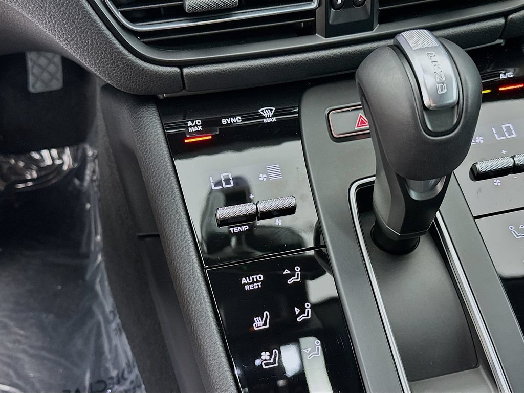 Certified 2025 Porsche Macan S AWD/4WD image 18