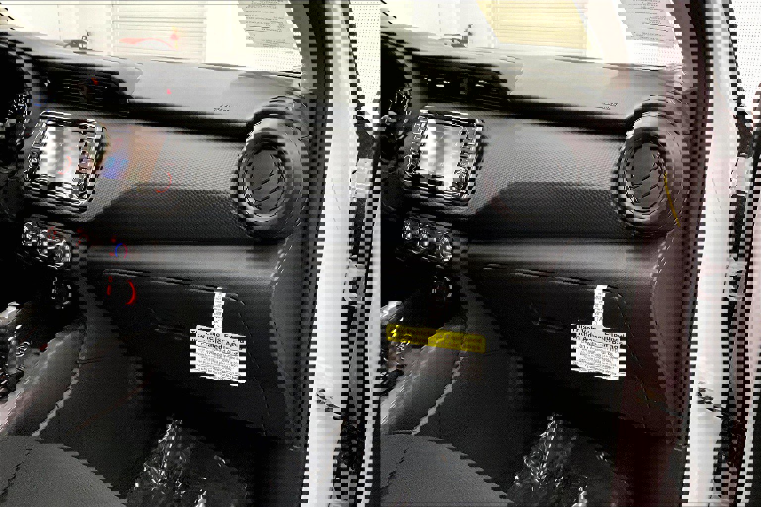 New 2025 Nissan Kicks Play S image 61