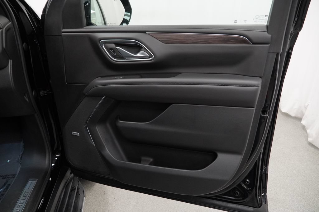 Used 2022 Chevrolet Tahoe LT w/ Luxury Package AWD/4WD image 29