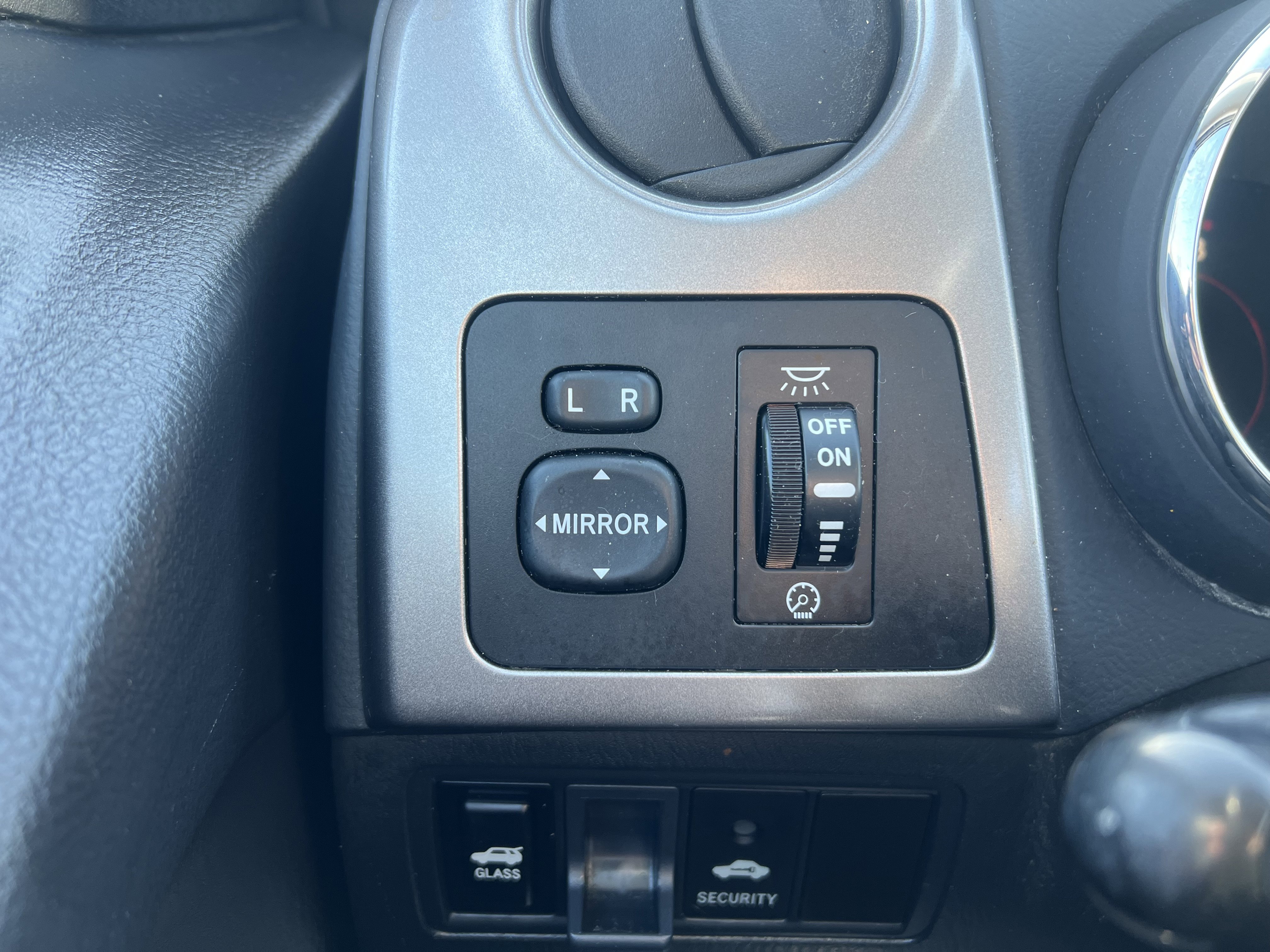 Used 2005 Toyota Matrix XR image 17