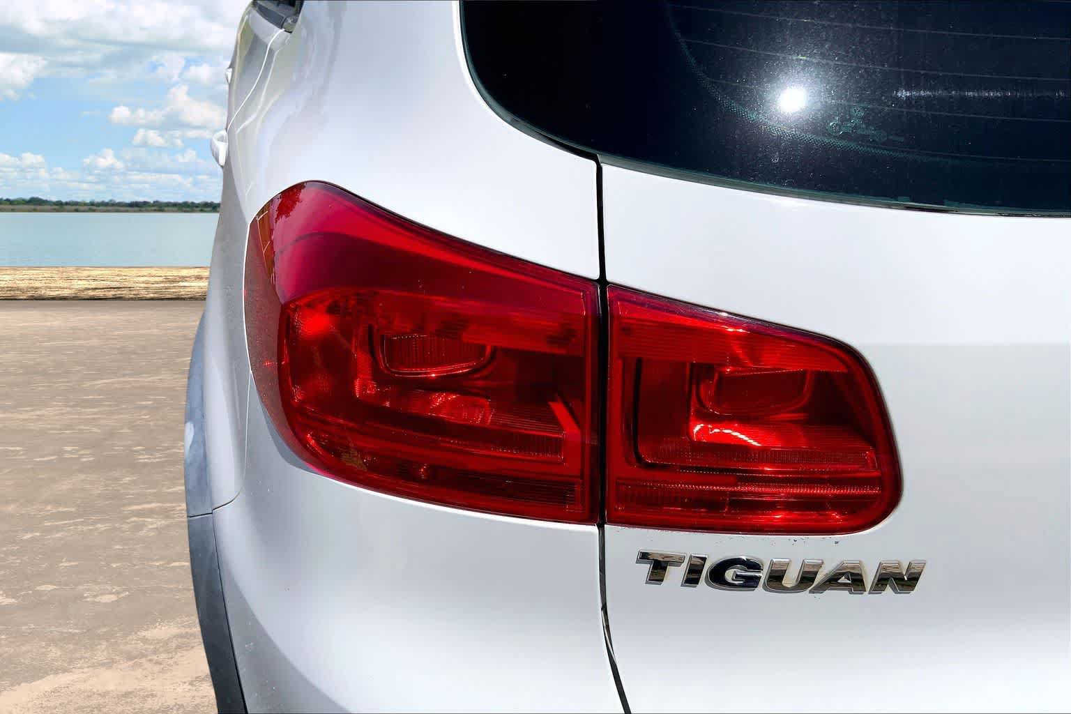 Used 2015 Volkswagen Tiguan R-Line FWD image 31