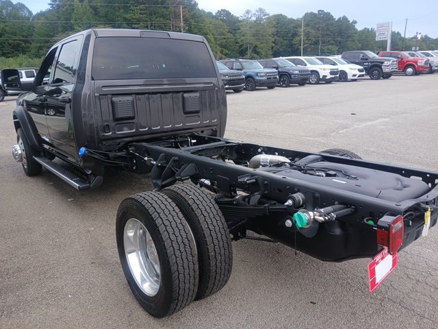 New 2027 RAM 4500 Tradesman w/ Chrome Appearance Group AWD/4WD image 5