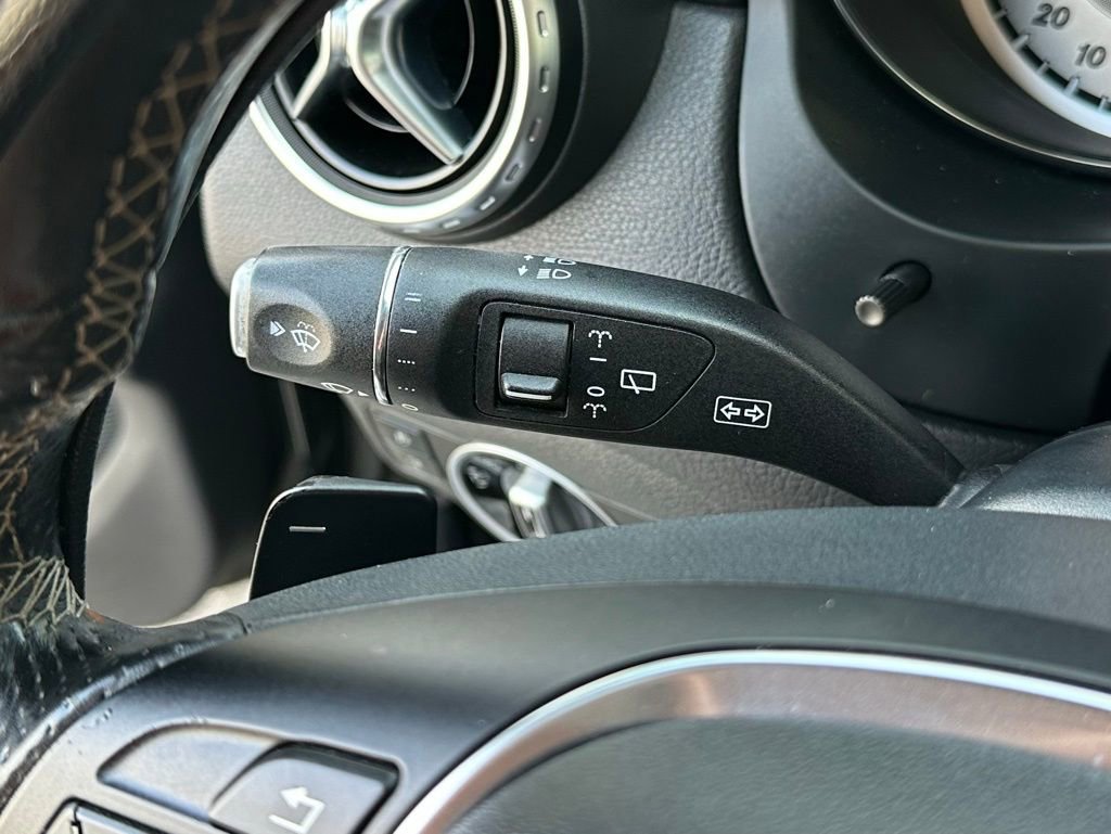 Used 2015 Mercedes-Benz GLA 250 image 38