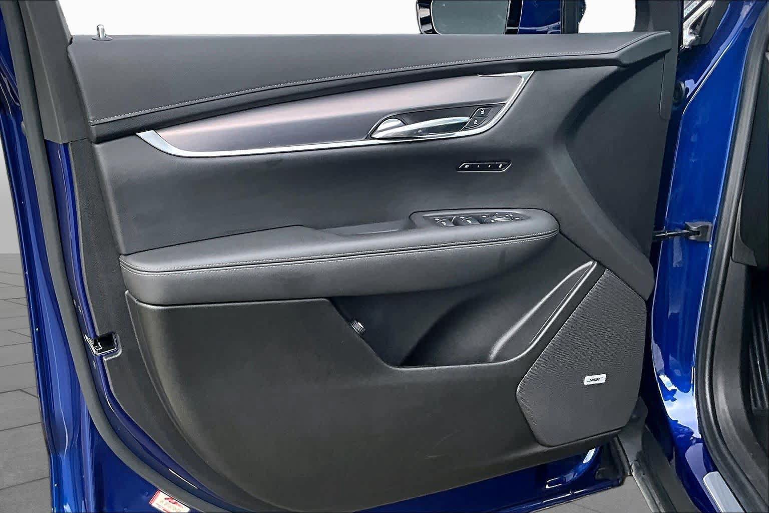 Used 2024 Cadillac XT6 Luxury FWD image 24
