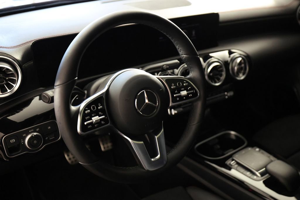 Used 2023 Mercedes-Benz CLA 250 4MATIC image 19