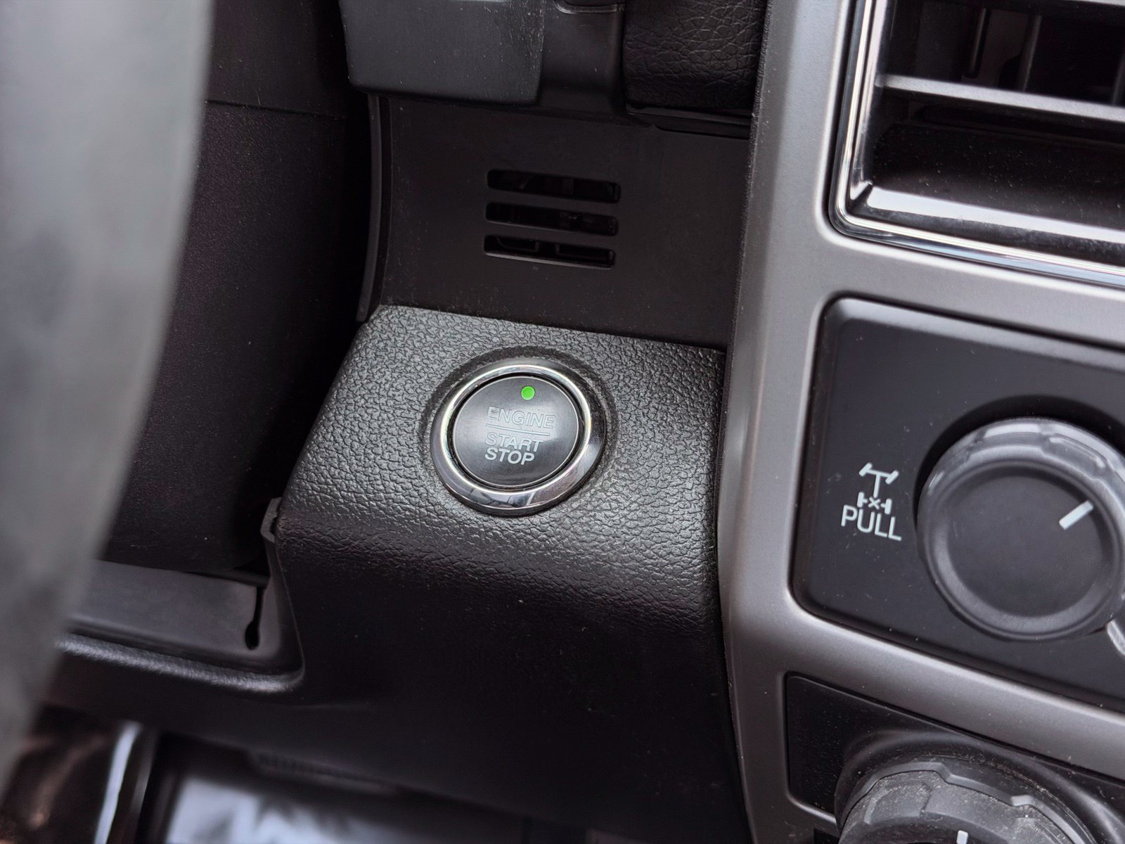 Used 2019 Ford F150 Lariat AWD/4WD image 38