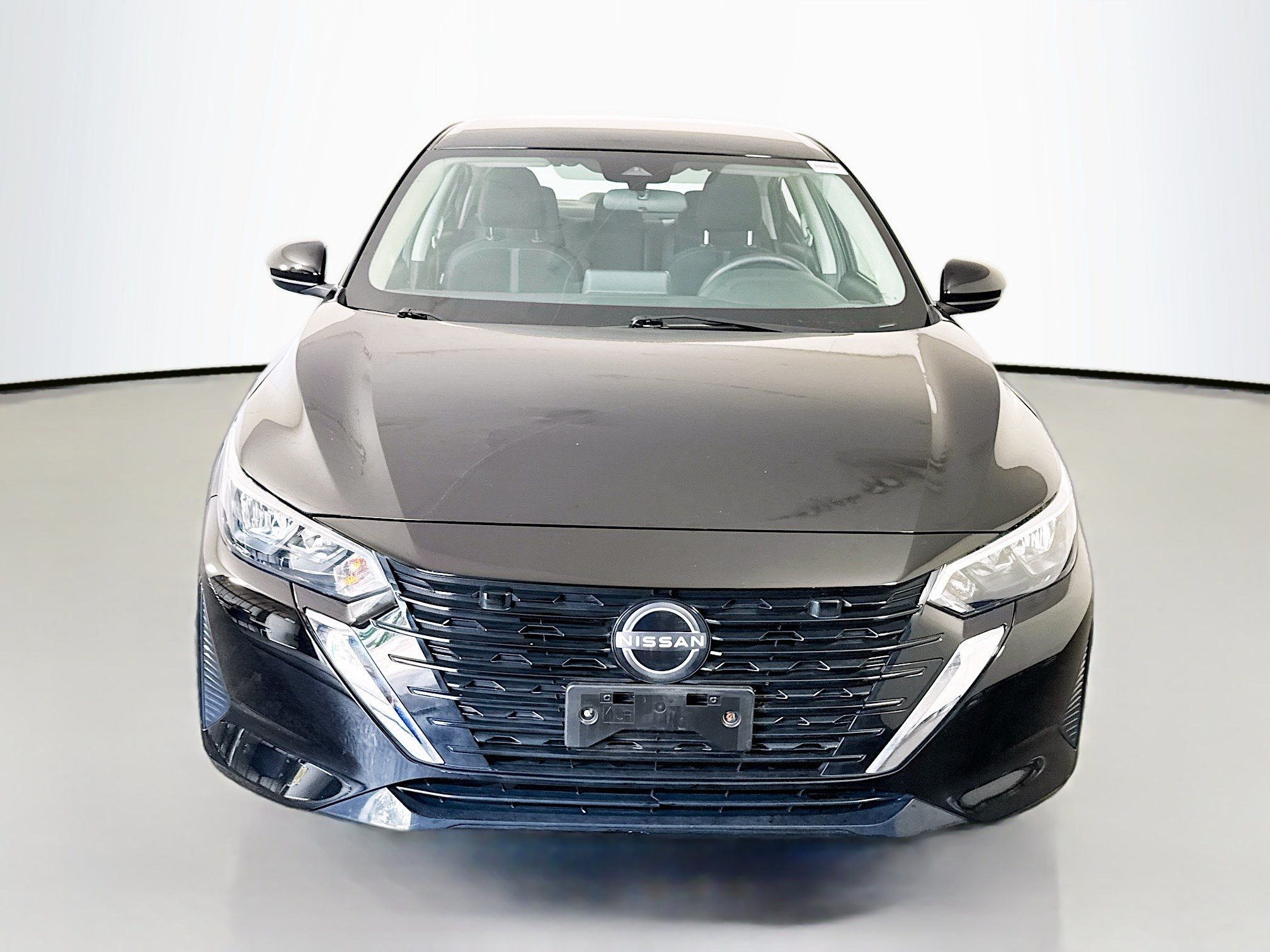 Used 2025 Nissan Sentra SV FWD image 2