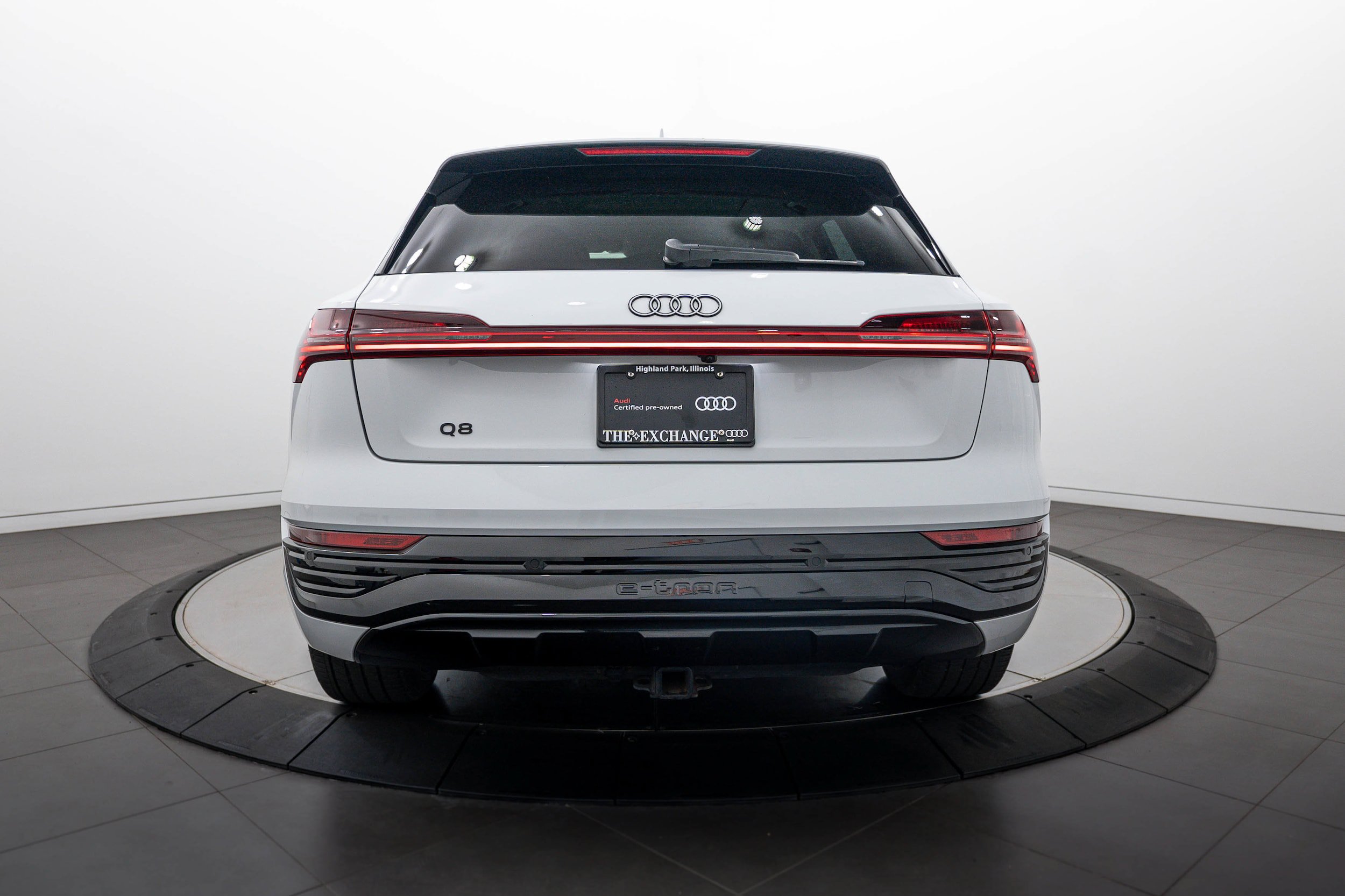 Certified 2024 Audi Q8 e-tron Premium Plus AWD/4WD image 21