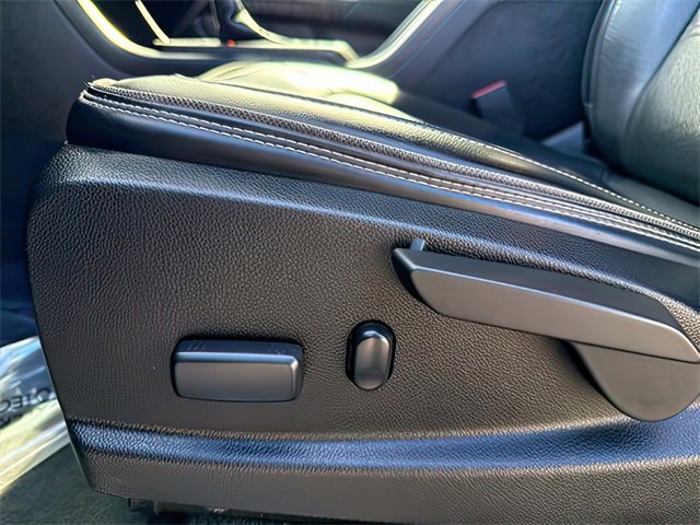 Used 2021 GMC Canyon Denali image 18