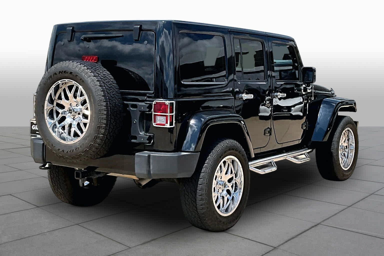 Used 2015 Jeep Wrangler Unlimited Sahara AWD/4WD image 10