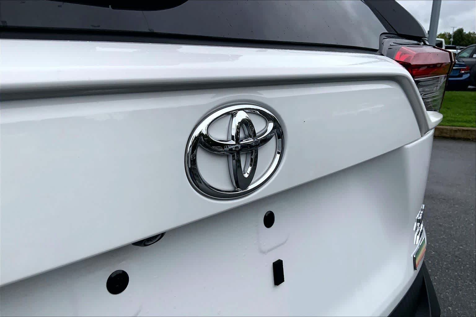 Used 2023 Toyota RAV4 XLE w/ Convenience Package AWD/4WD image 31