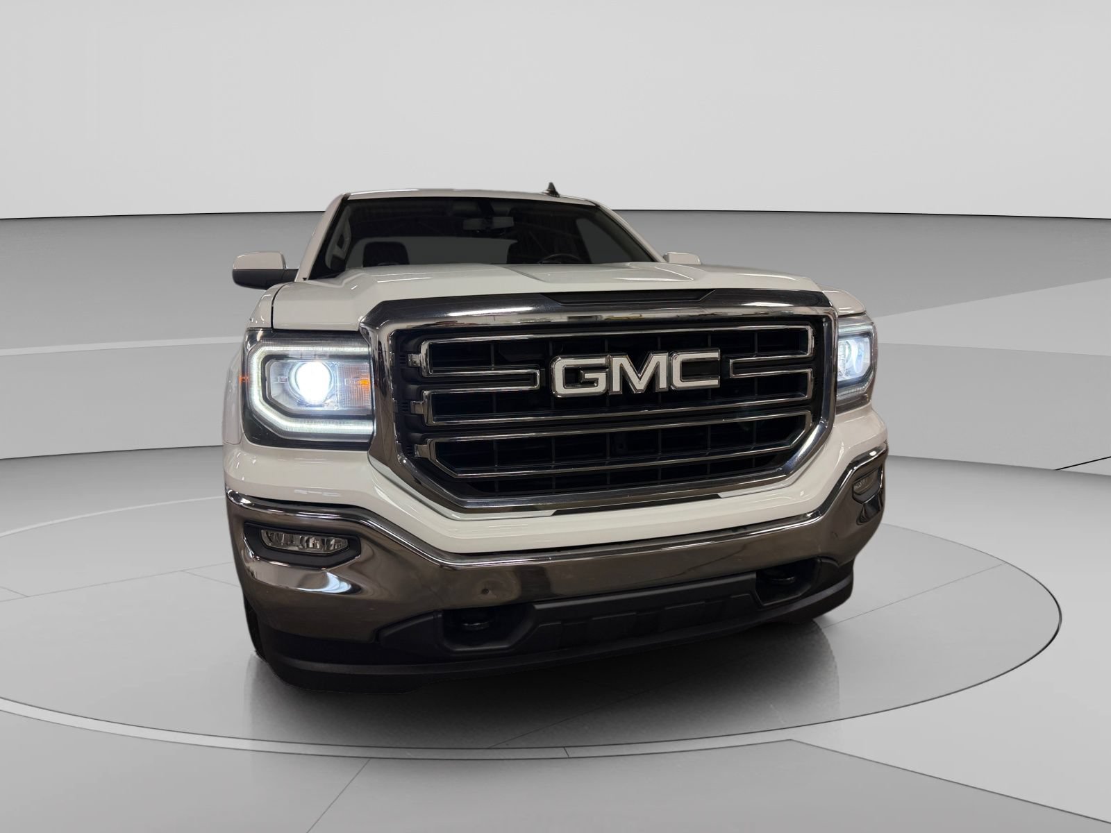 Used 2018 GMC Sierra 1500 SLE w/ SLE Value Package AWD/4WD image 44