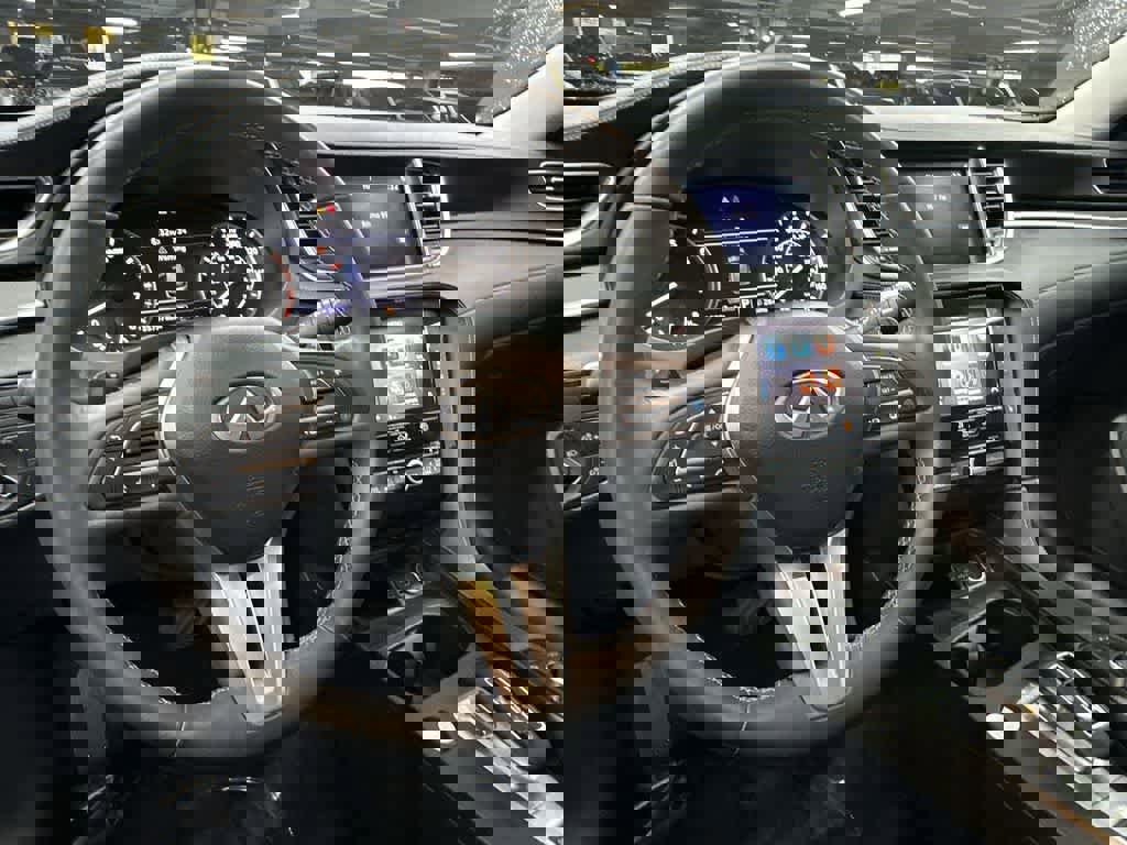 Used 2023 INFINITI QX50 Luxe image 13