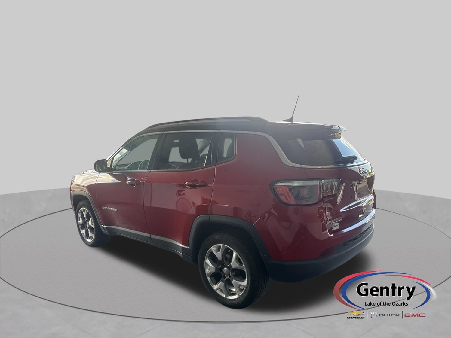 Used 2018 Jeep Compass Limited w/ Navigation Group AWD/4WD image 2