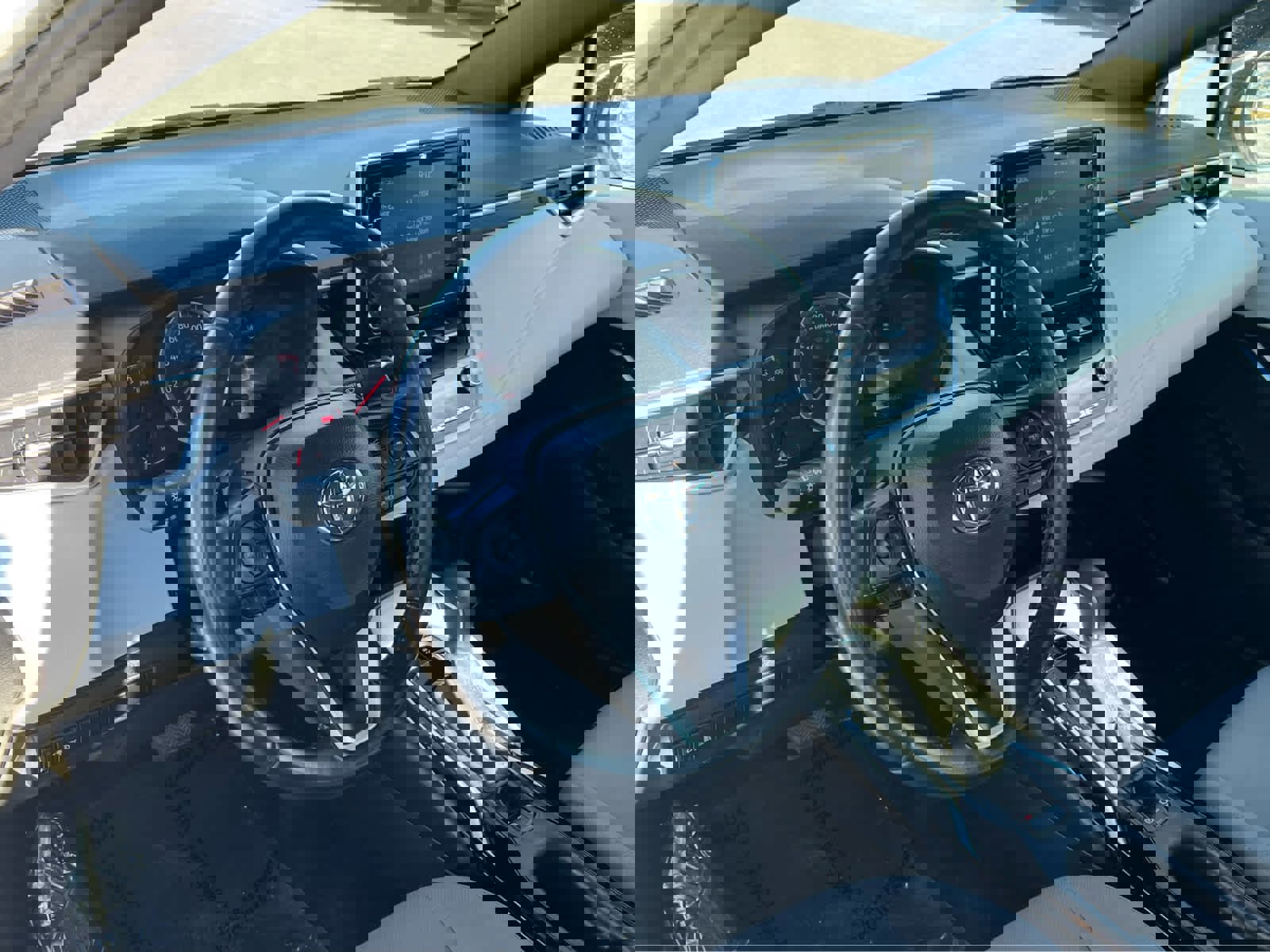 Used 2020 Toyota Corolla SE w/ Body Protection Package image 27