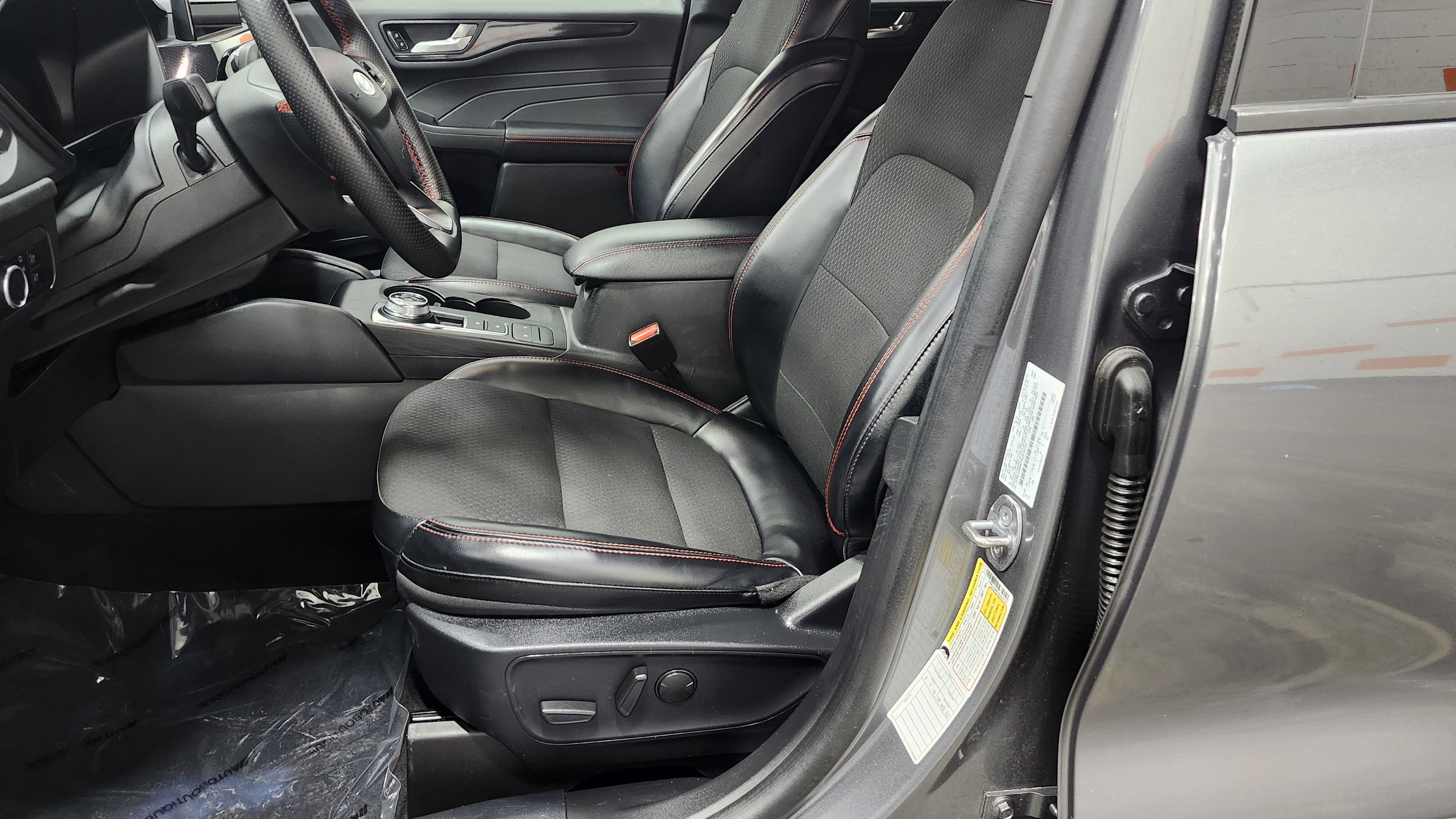 Used 2024 Ford Escape ST-Line w/ Cold Weather Package image 24