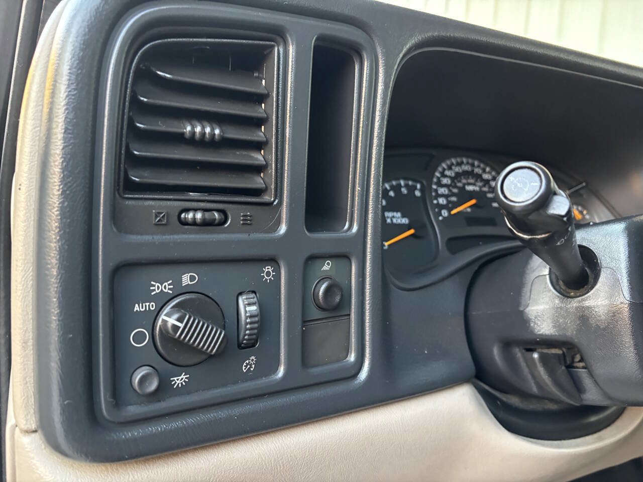 Used 2004 Chevrolet Silverado 1500 Work Truck 2dr Standard Cab Rw image 17