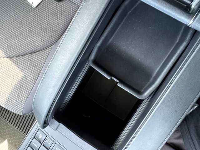 Used 2023 Toyota Highlander LE AWD/4WD image 25
