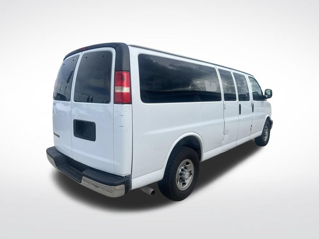 Used 2017 Chevrolet Express 3500 LT w/ LT Preferred Equipment Group RWD image 34