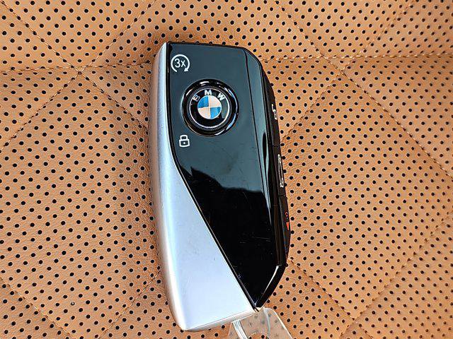 Certified 2024 BMW X7 xDrive40i w/ M Sport Package image 39