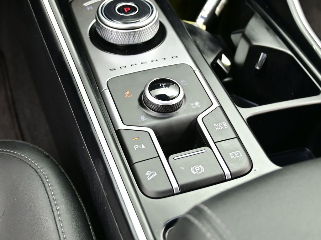 Used 2024 Kia Sorento EX w/ Panoramic Sunroof Package image 8
