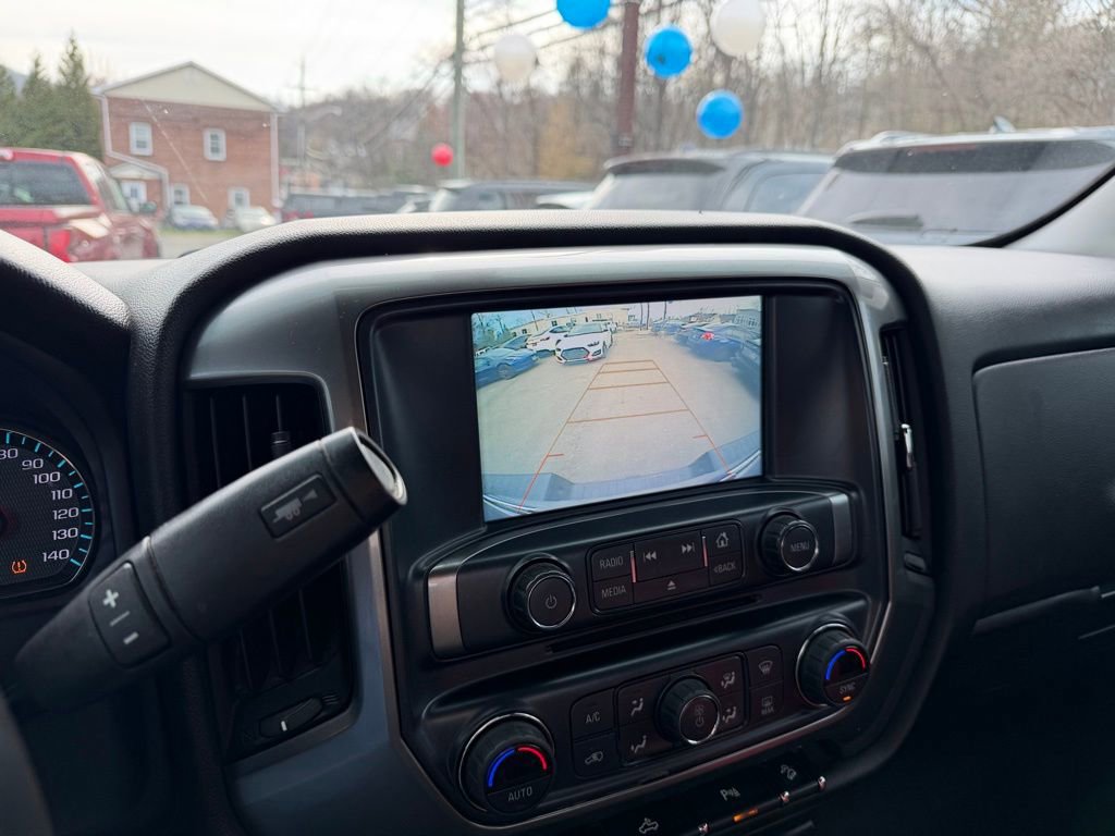 Used 2018 Chevrolet Silverado 1500 LT w/ Midnight Edition image 23