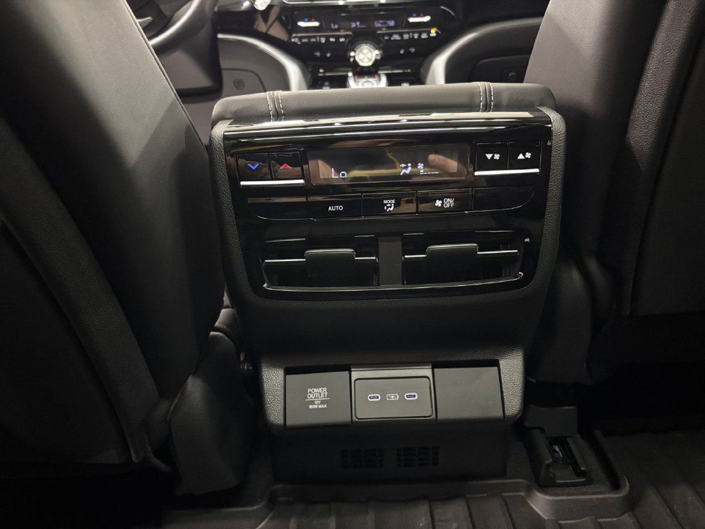 Certified 2026 Acura MDX w/ Technology Package AWD/4WD image 33