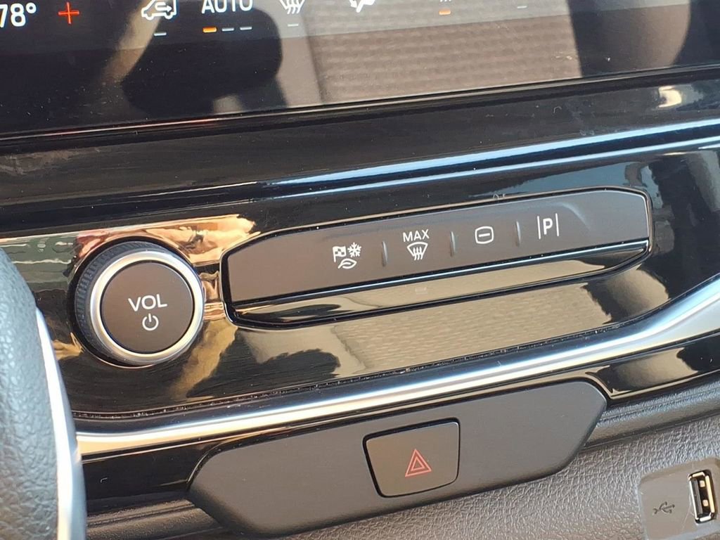 Used 2023 Ford Transit 350 XLT image 11