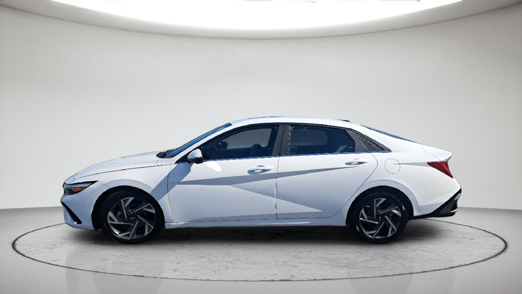 Used 2024 Hyundai Elantra Limited FWD image 14