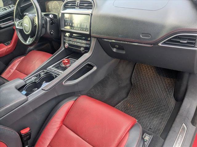 Used 2017 Jaguar F-PACE R-Sport image 24