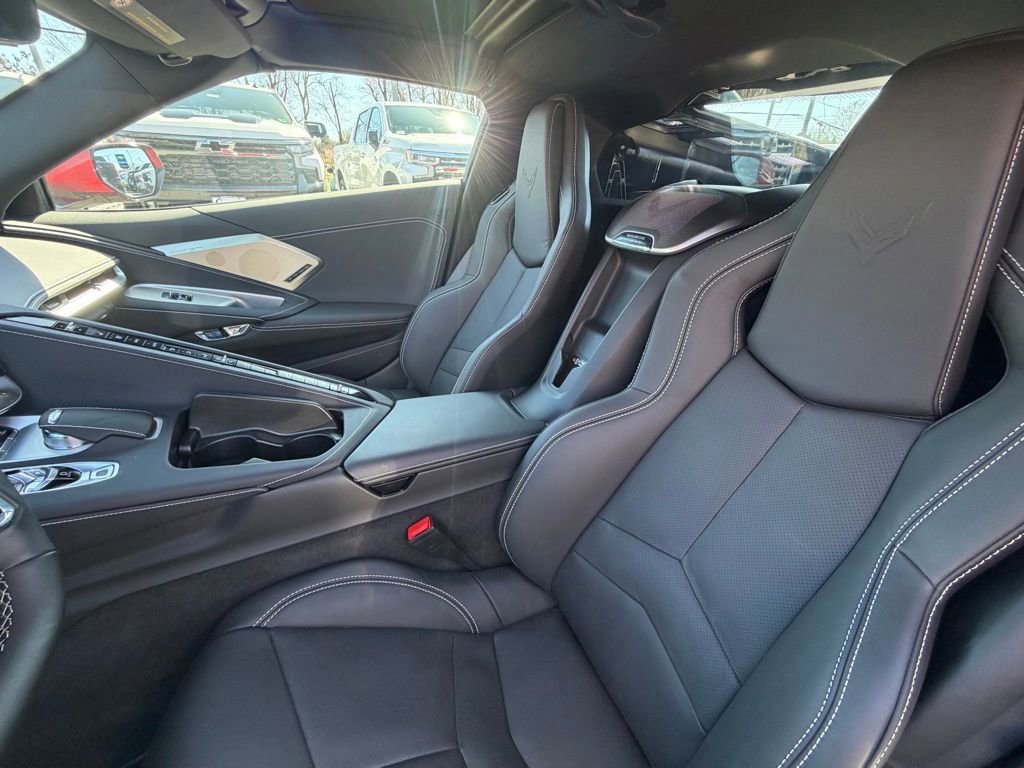 Used 2024 Chevrolet Corvette Stingray Preferred Cpe w/ Z51 Performance Package image 19