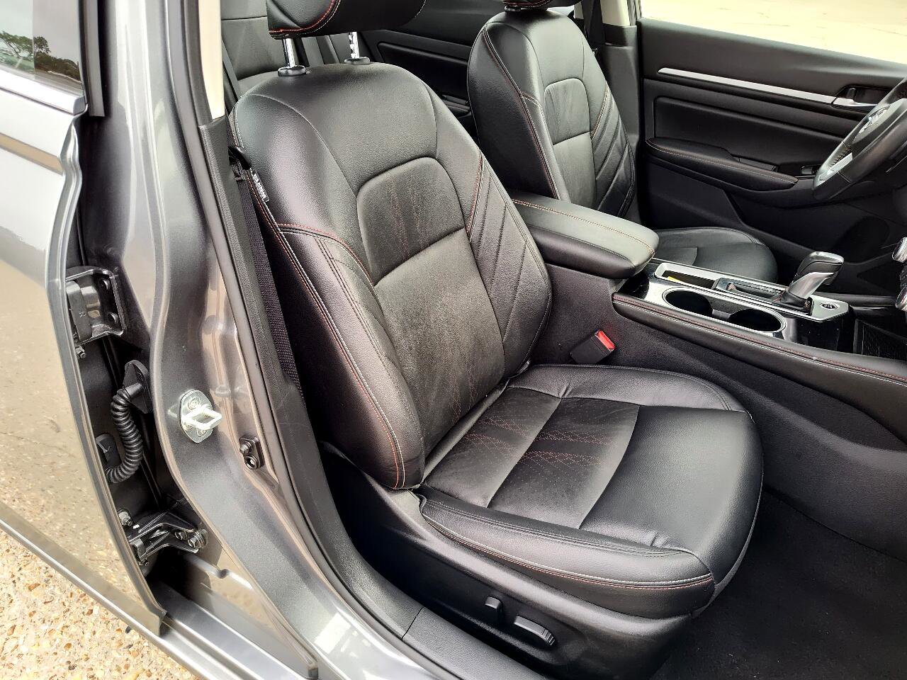 Used 2024 Nissan Altima 2.5 SR w/ SR Premium Package image 22