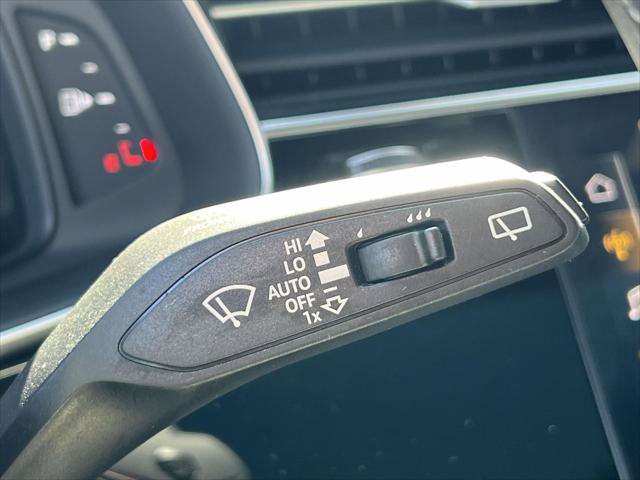 Used 2022 Audi Q8 Prestige AWD/4WD image 25