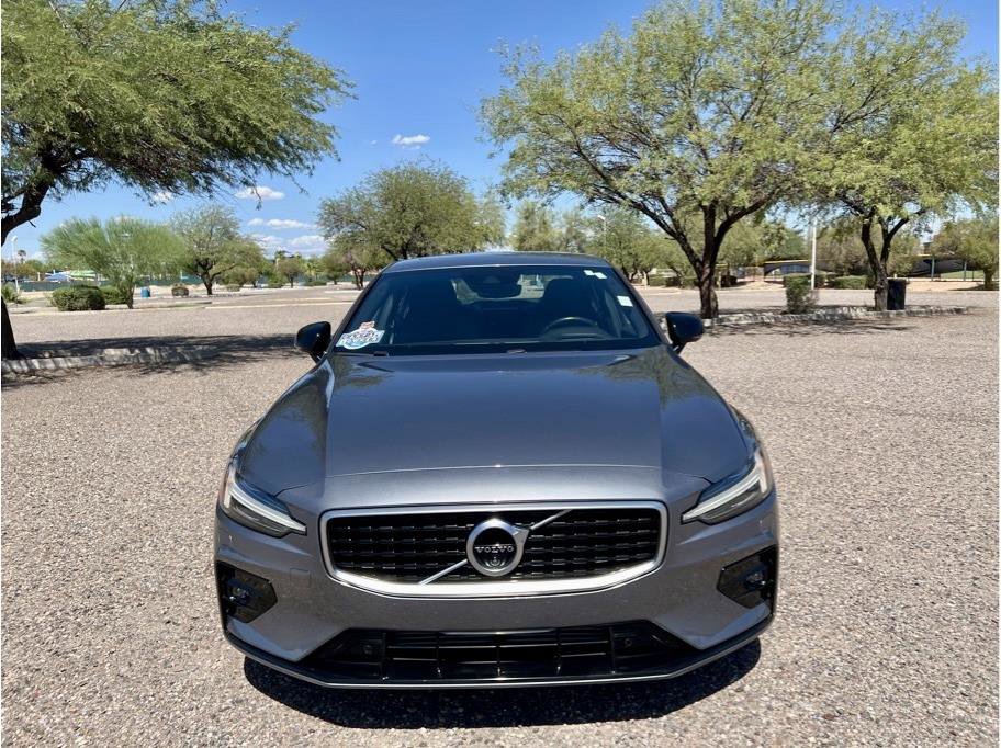 Used 2019 Volvo S60 T5 R-Design image 8