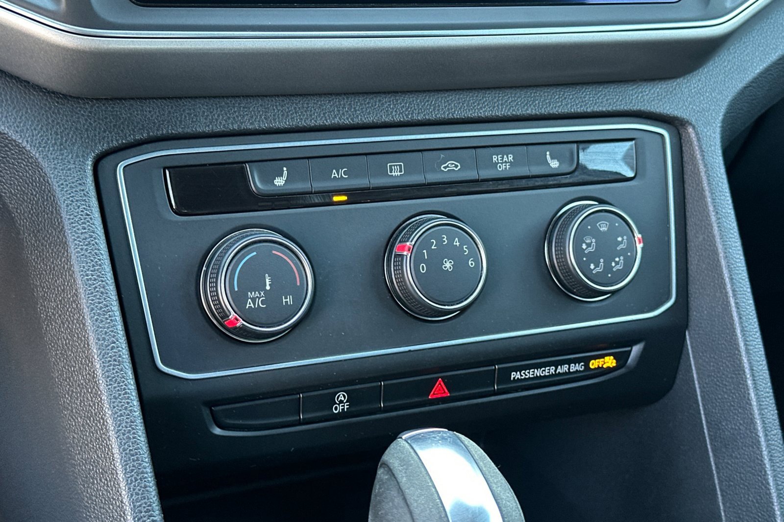 Used 2018 Volkswagen Atlas SE image 21