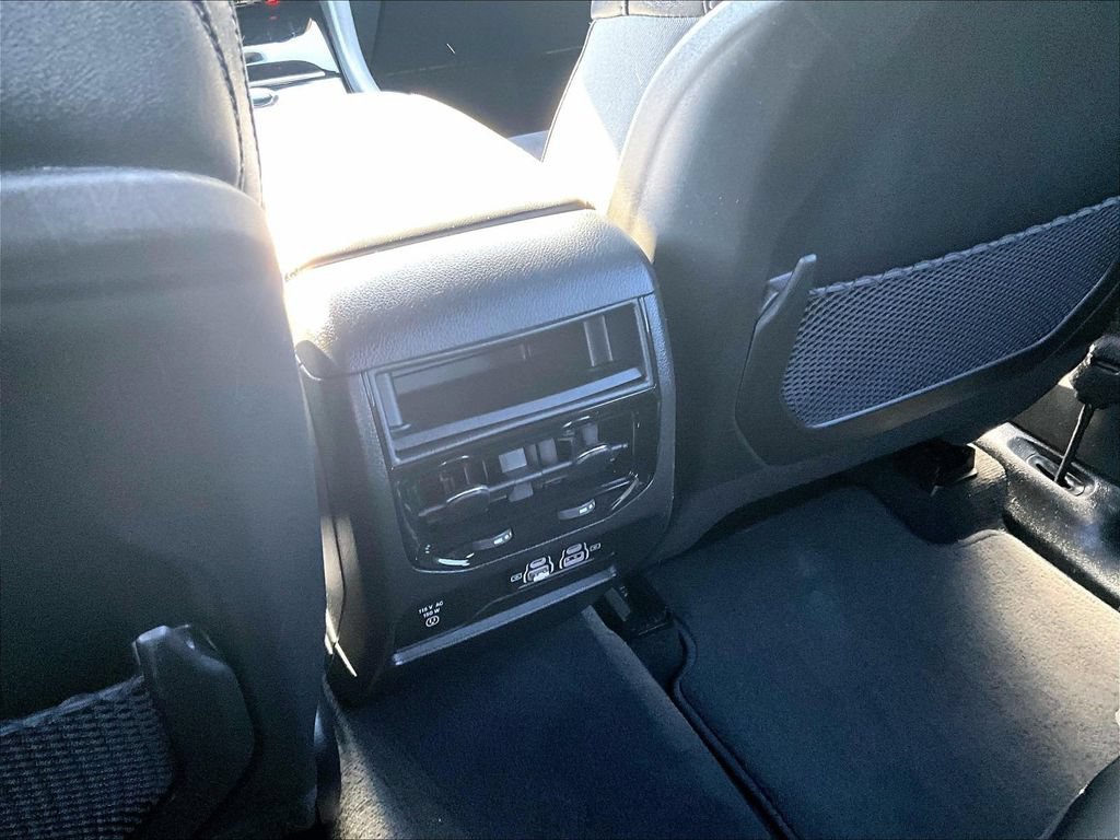 Used 2023 Jeep Grand Cherokee Altitude AWD/4WD image 28