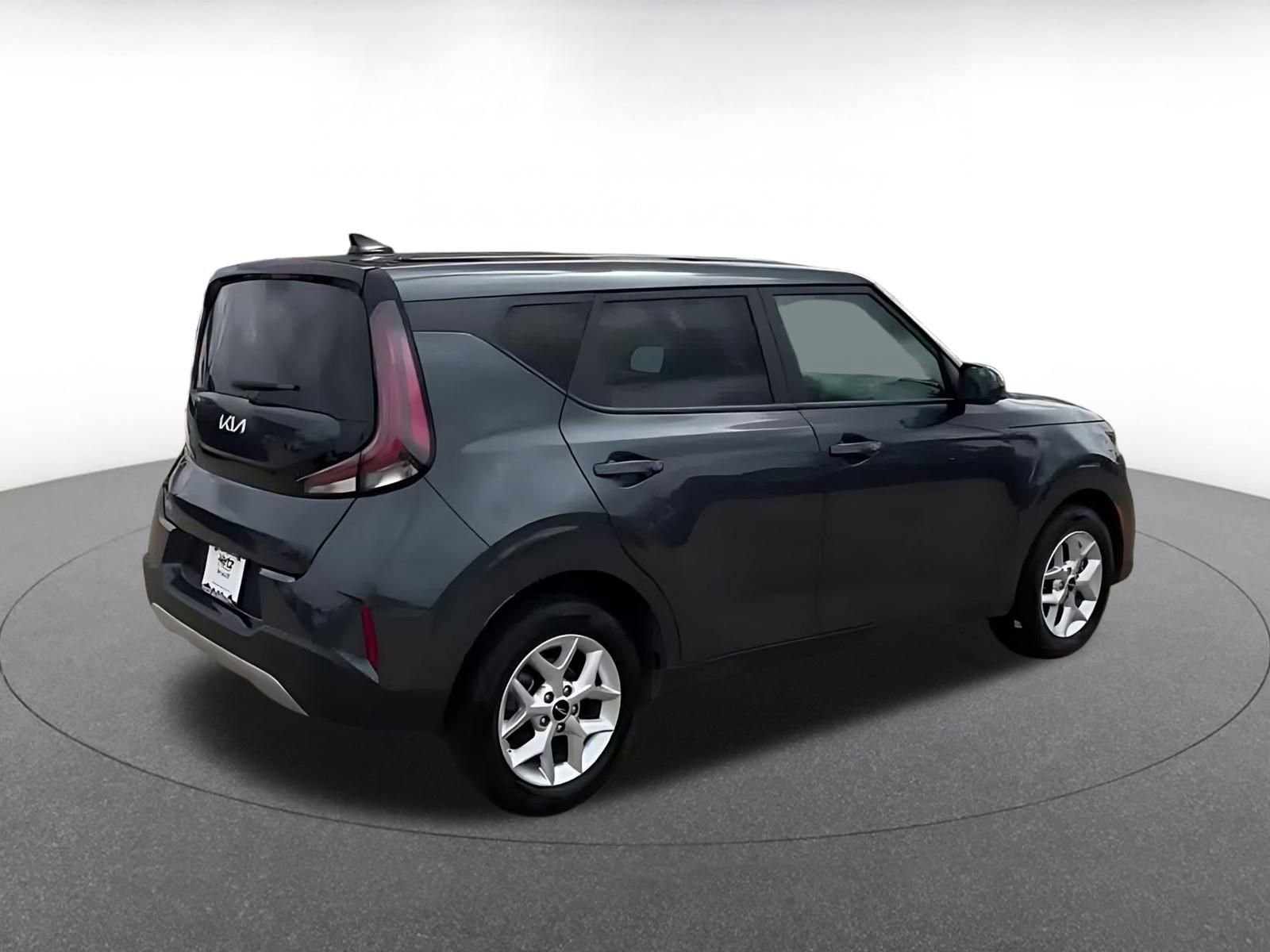 Used 2025 Kia Soul LX w/ LX Technology Package FWD image 15