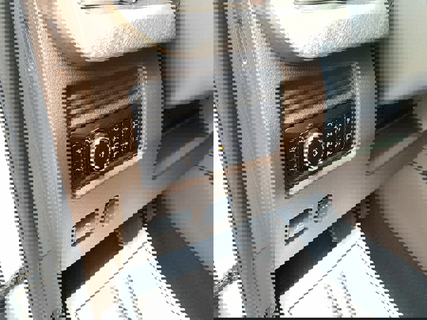 Used 2025 Ford F450 King Ranch w/ FX4 Off-Road Package image 32